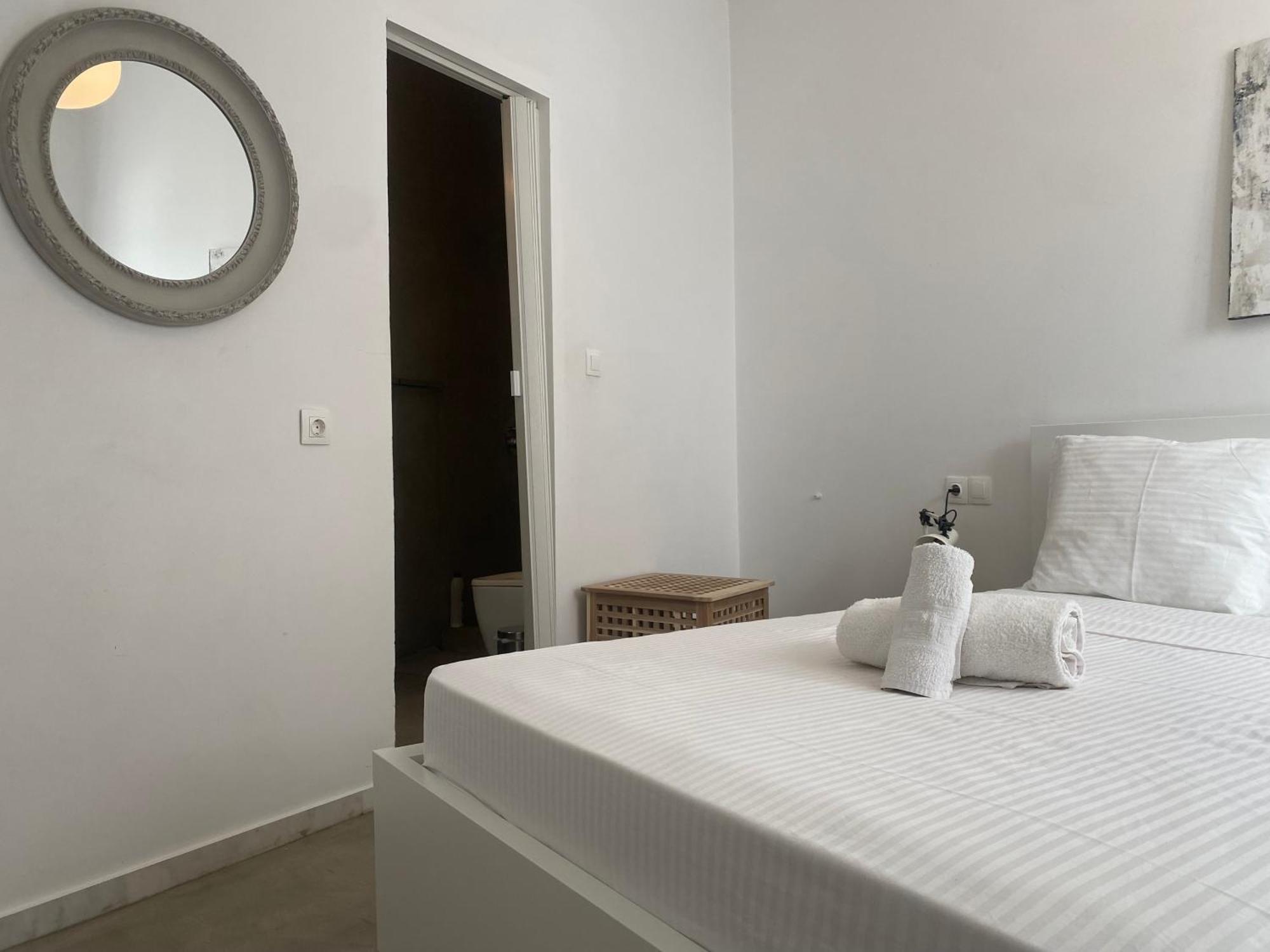 Bright And Roomy Apartment, In The Heart Of * Atene