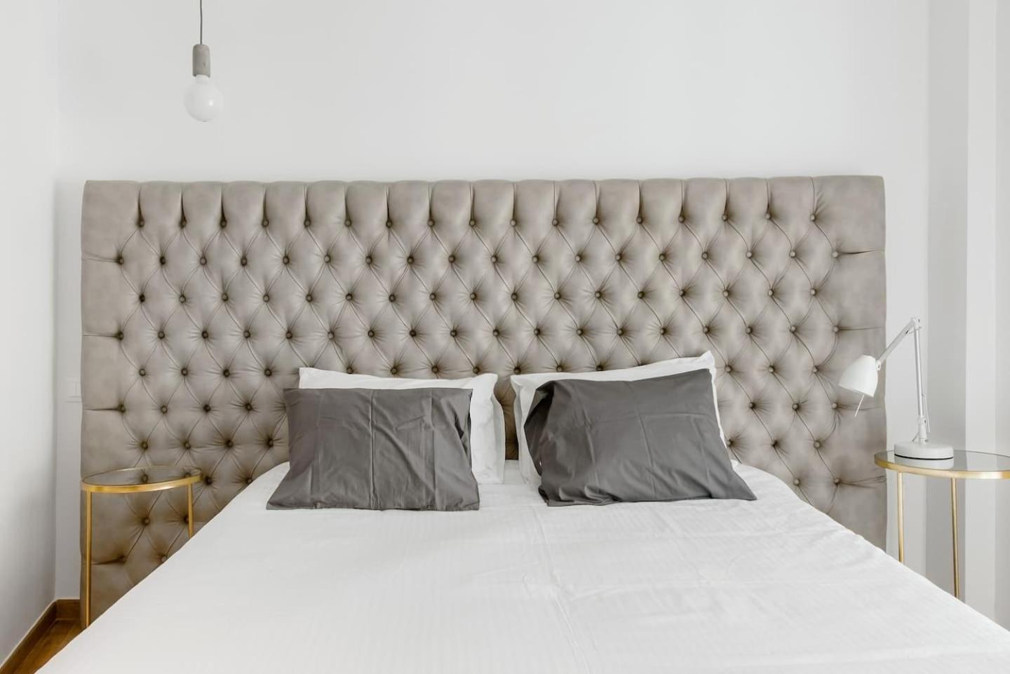 Bright And Roomy Apartment, In The Heart Of Appartamento Atene
