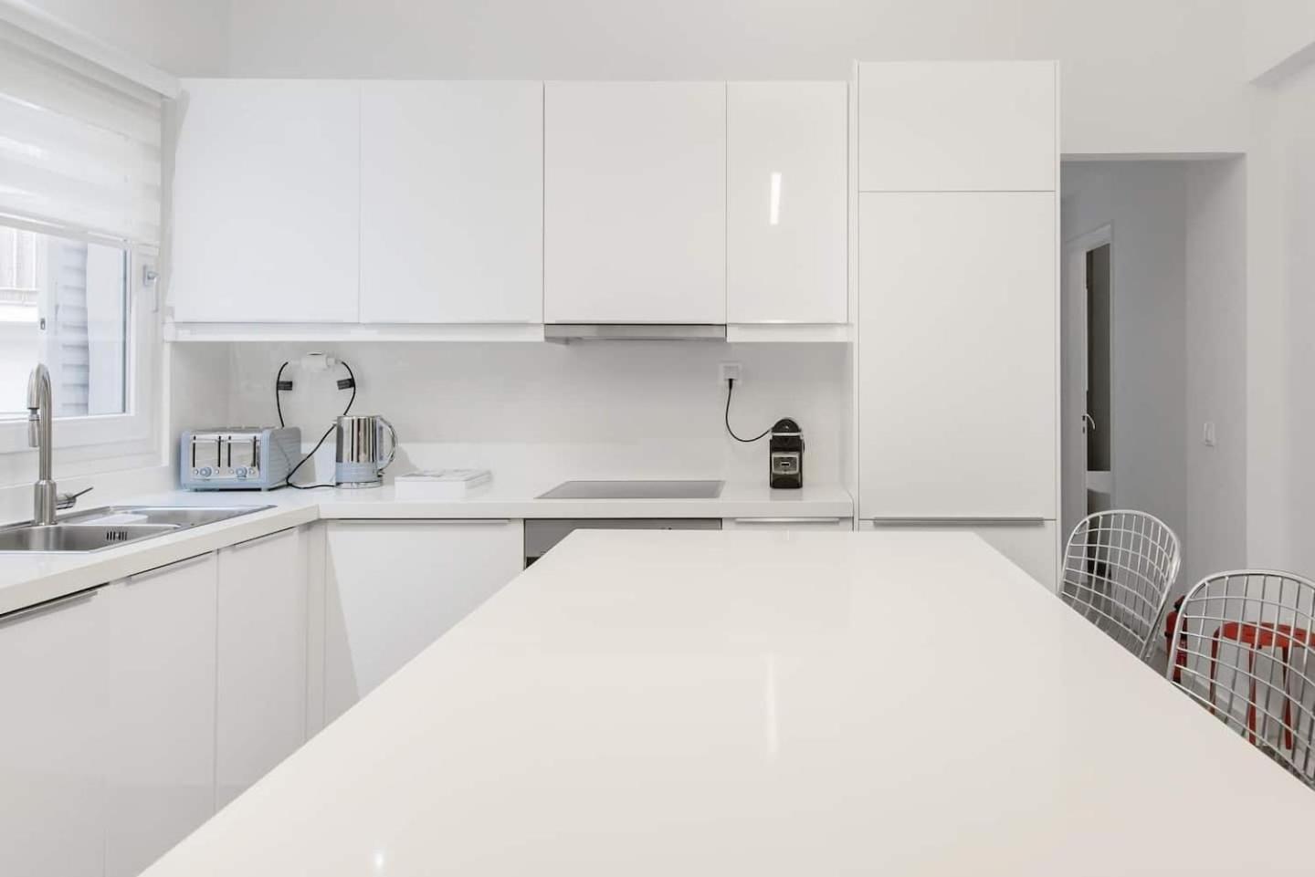 Bright And Roomy Apartment, In The Heart Of Atene