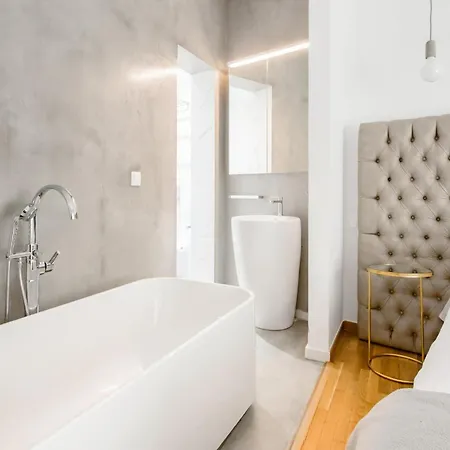 Bright And Roomy Apartment, In The Heart Of Atina Dış mekan fotoğraf